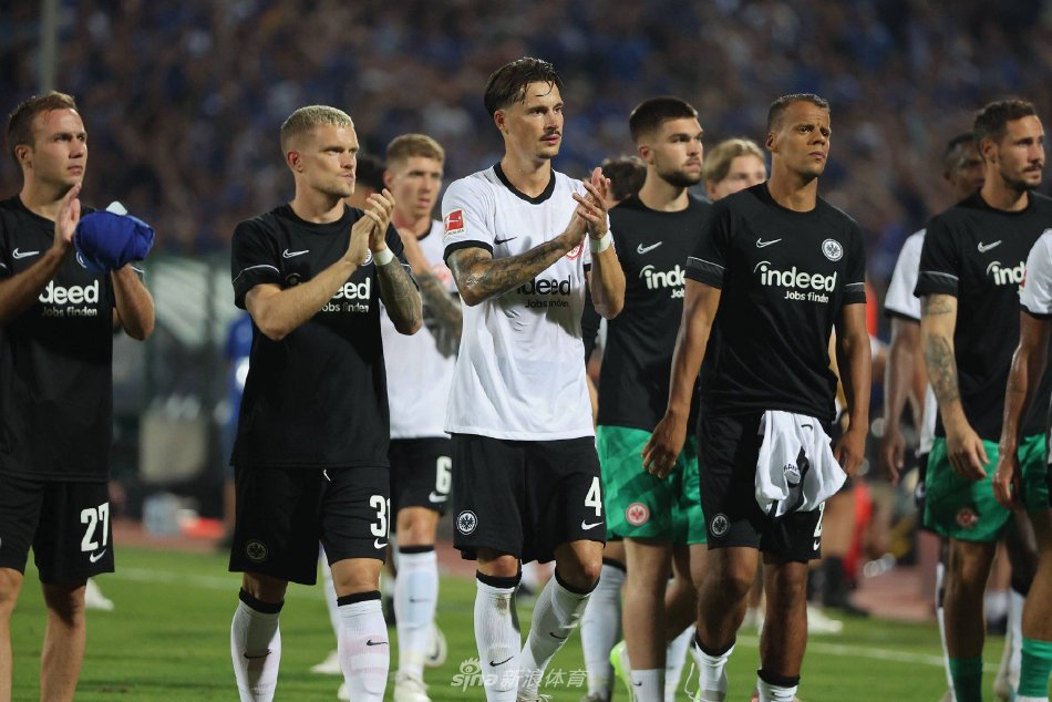 在一场充满 在一场充满